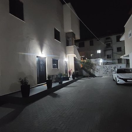 Guest House Tian & Hojz Durrës 외부 사진